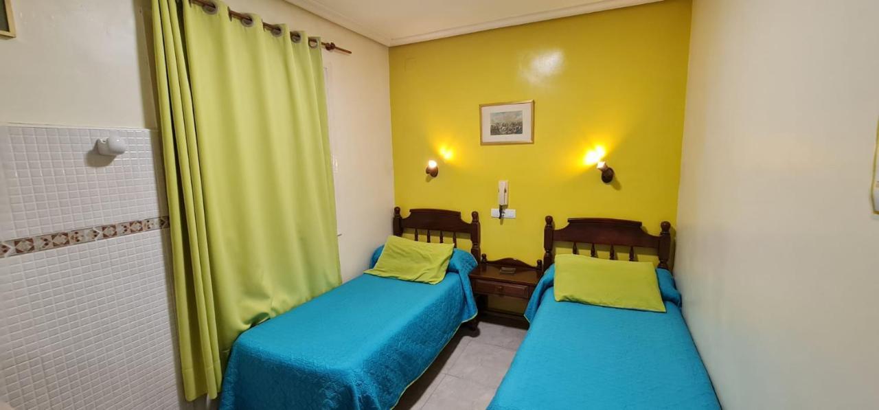 Hostal Ramon Y Cajal Valladolid Esterno foto