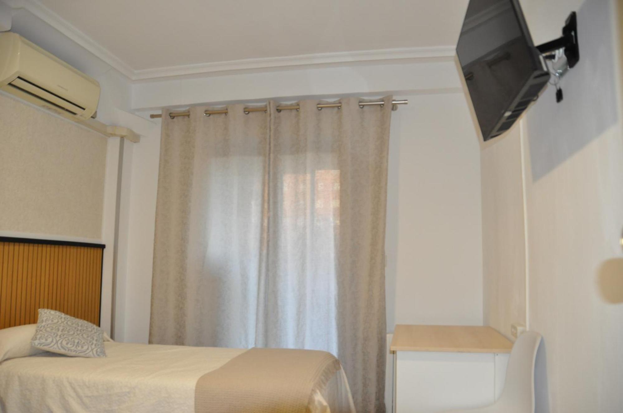 Hostal Ramon Y Cajal Valladolid Esterno foto