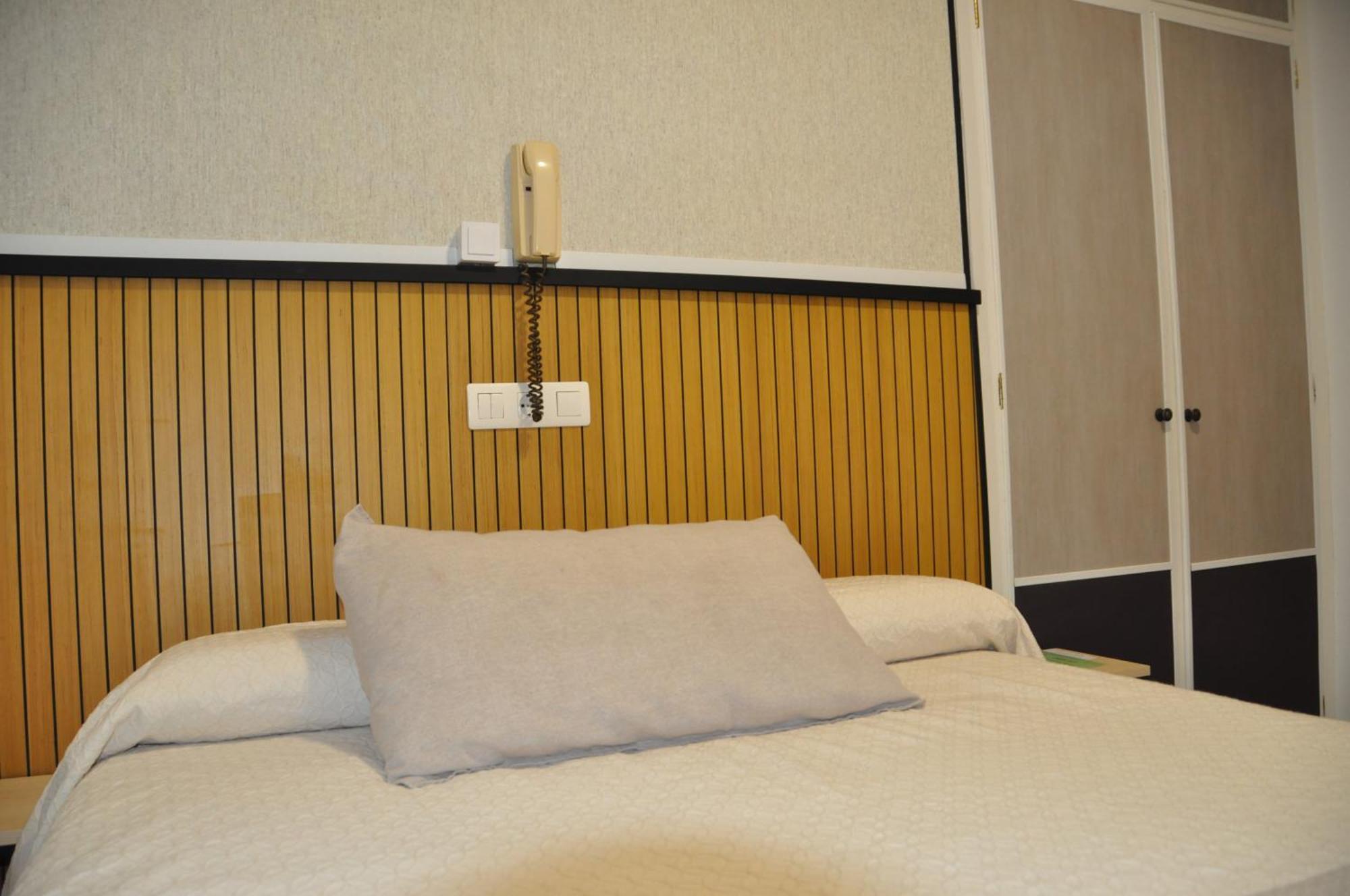 Hostal Ramon Y Cajal Valladolid Esterno foto