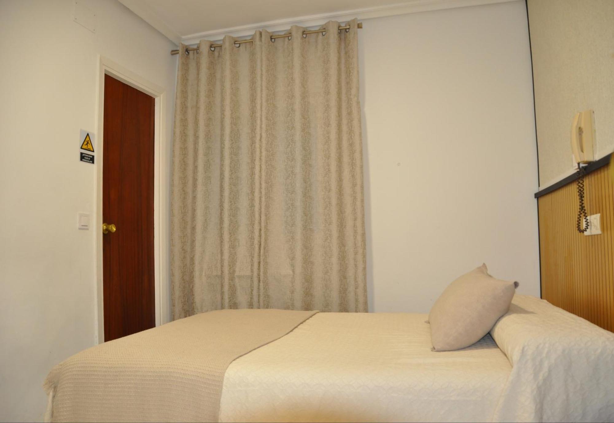 Hostal Ramon Y Cajal Valladolid Esterno foto