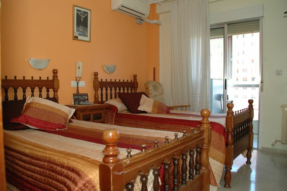Hostal Ramon Y Cajal Valladolid Esterno foto