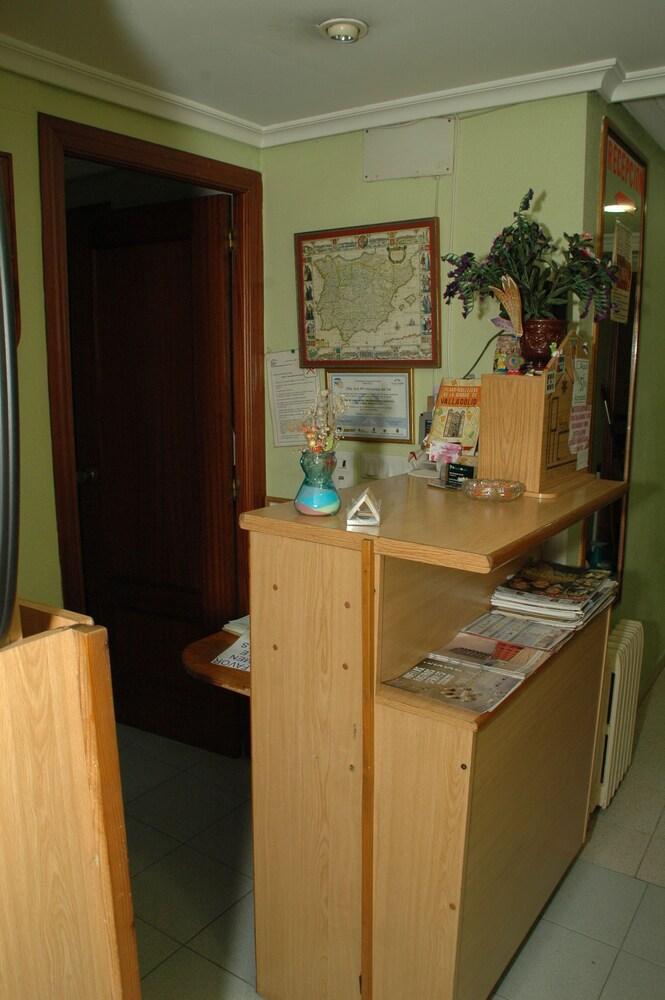 Hostal Ramon Y Cajal Valladolid Esterno foto
